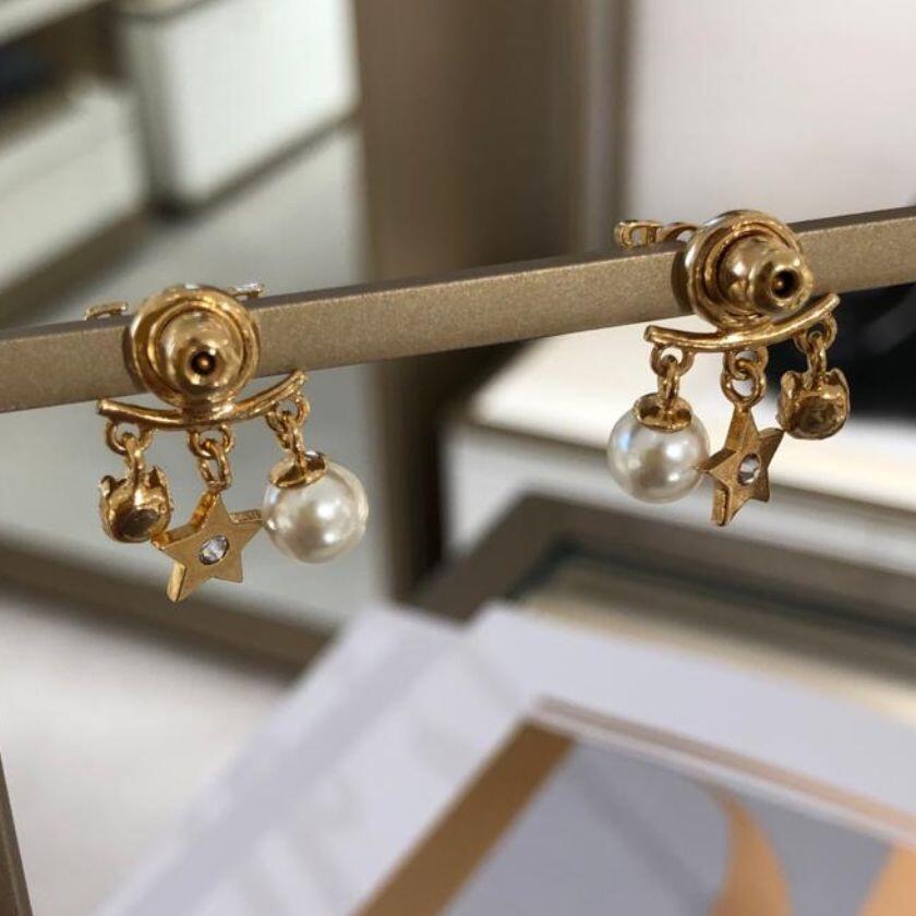 累積売上総額第１位【DIOR】ディオレボリューション ピアス